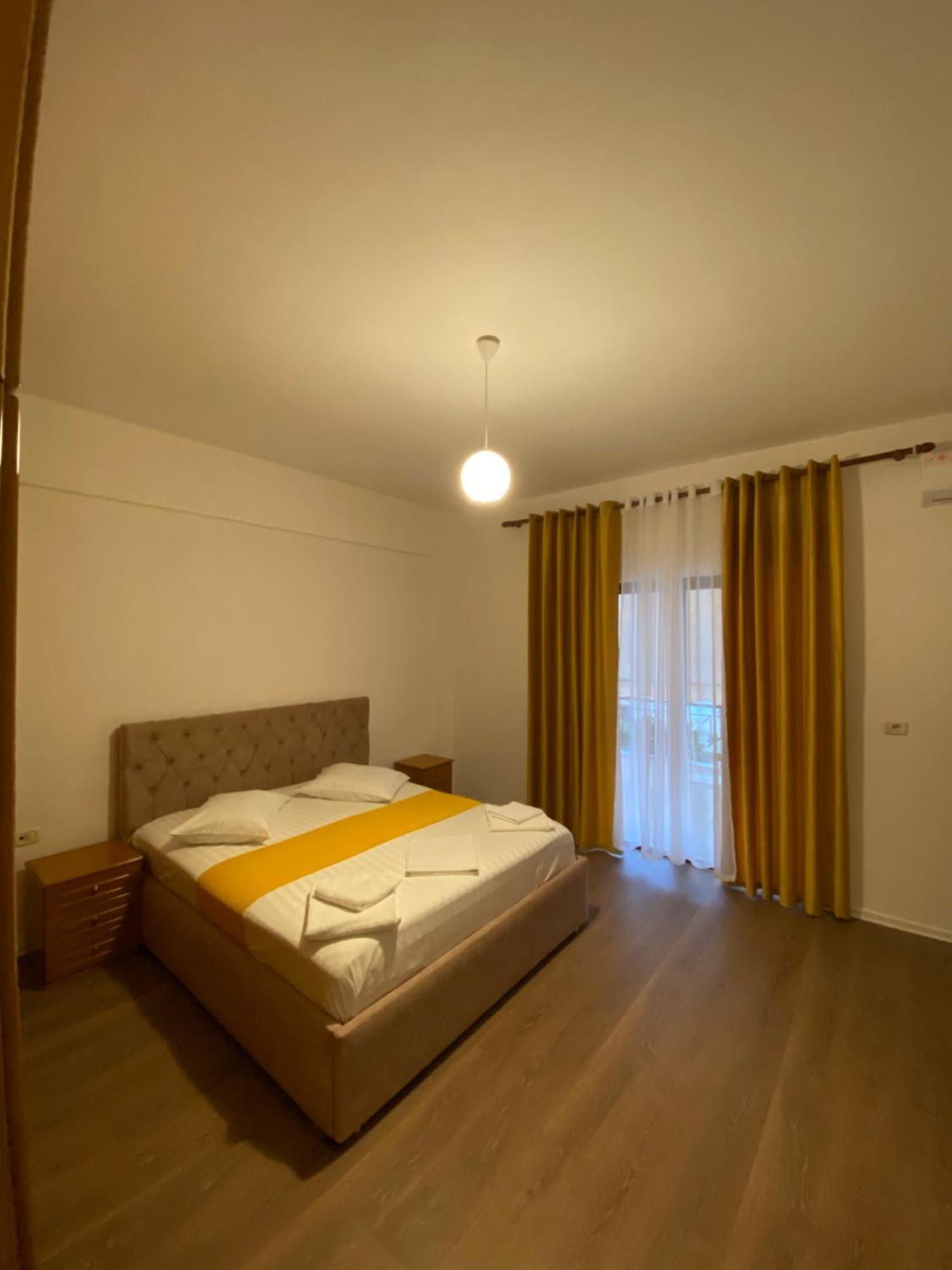 Enia'S Room Sarandë Exterior foto