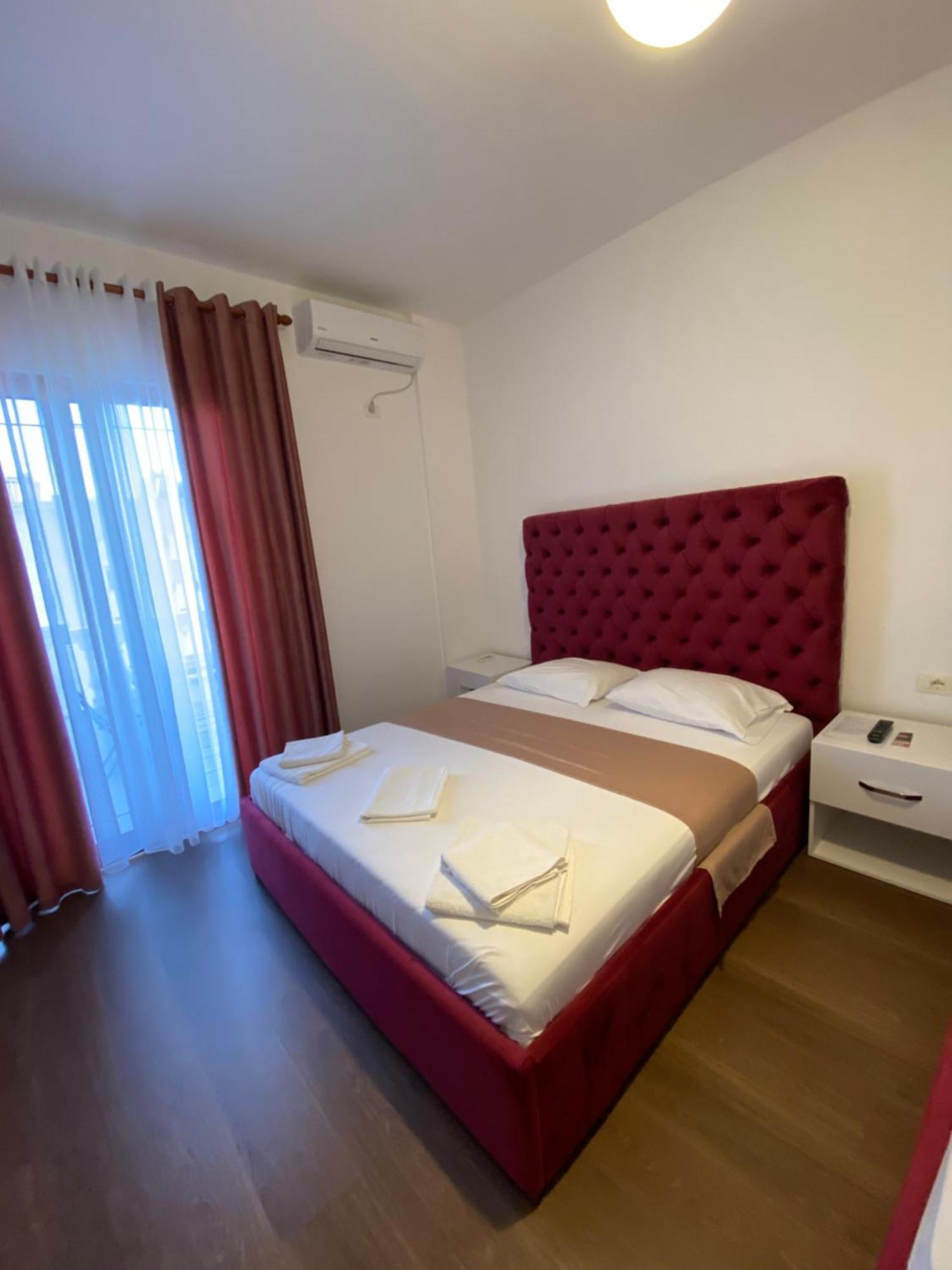 Enia'S Room Sarandë Exterior foto